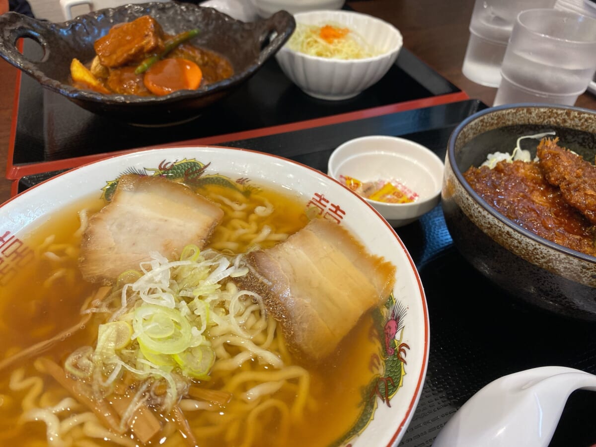 らぁ麺 まえ田 ハンバーグが魅力のラーメン屋 会津暮らし