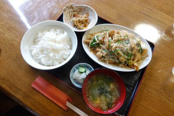 かねまる食堂 スタミナ定食（ホルモン焼き）