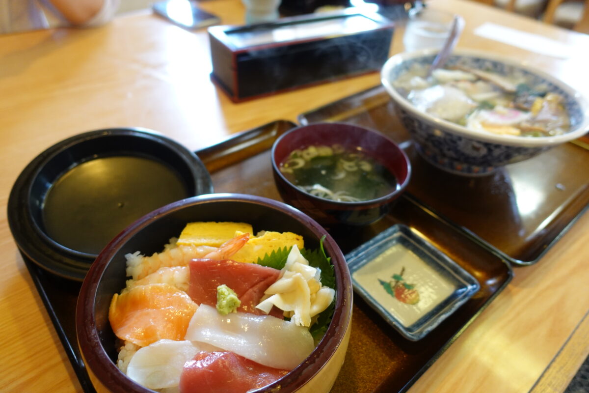 まるこし(丸越食堂)